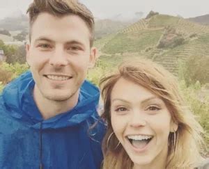 Aimee Teegarden Husband Chris Skinner Wiki, Biography, Age,。